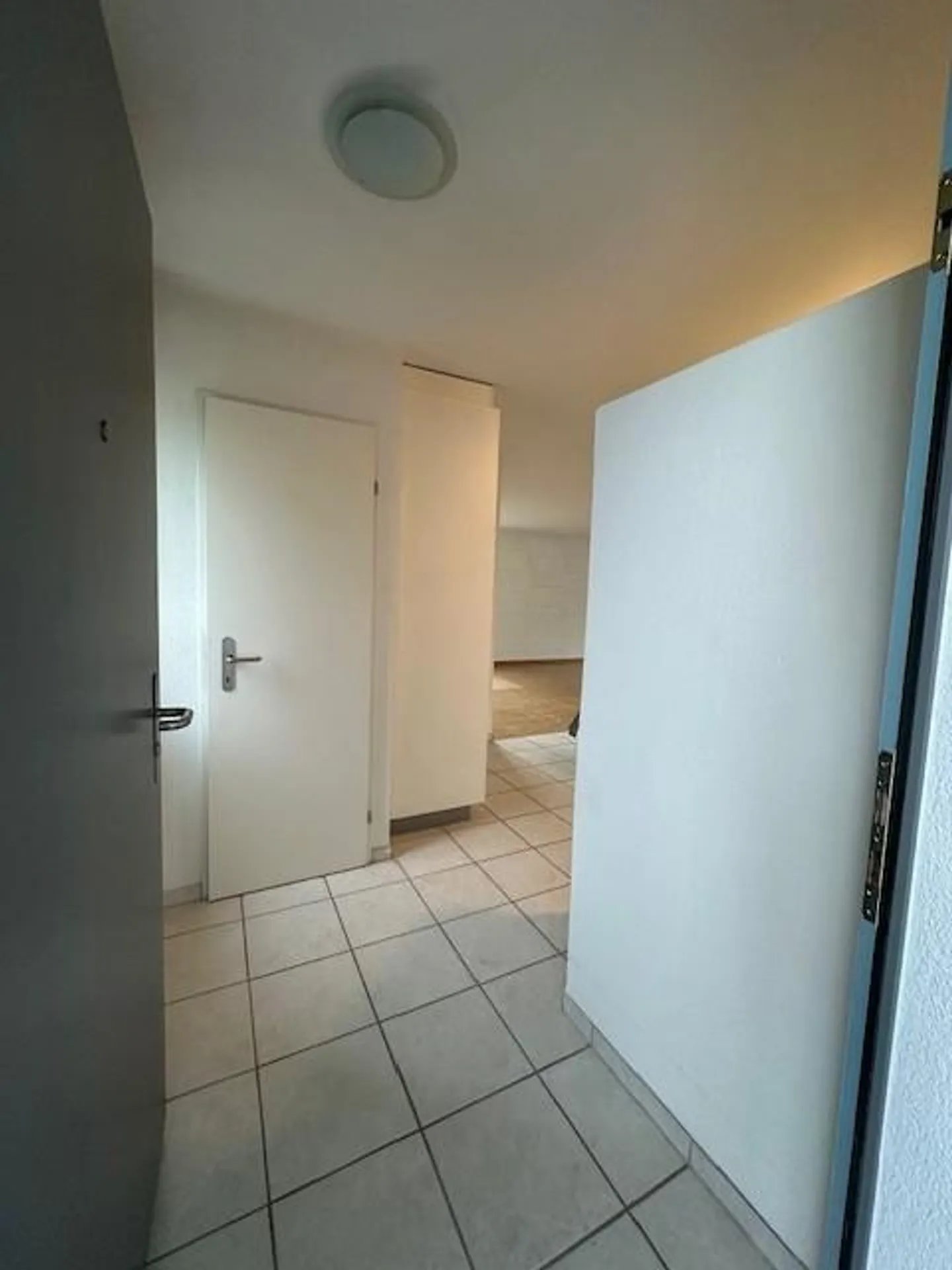 3.5 Room Apartment in a Quiet Location in Adliswil - Photo 2 of 13