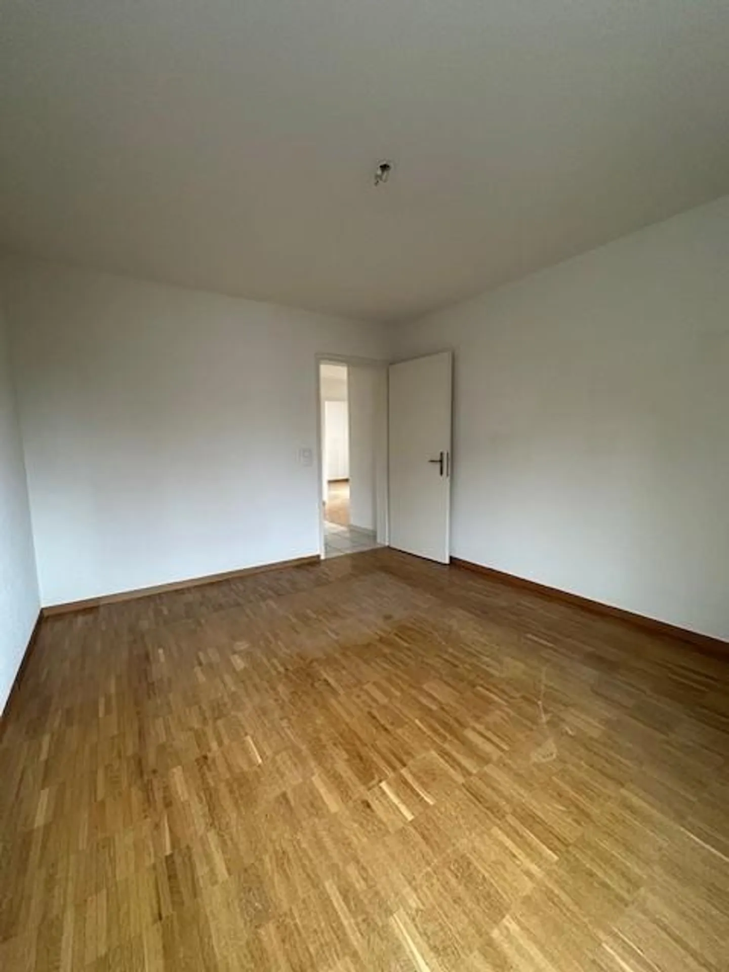 3.5 Room Apartment in a Quiet Location in Adliswil - Photo 5 of 13