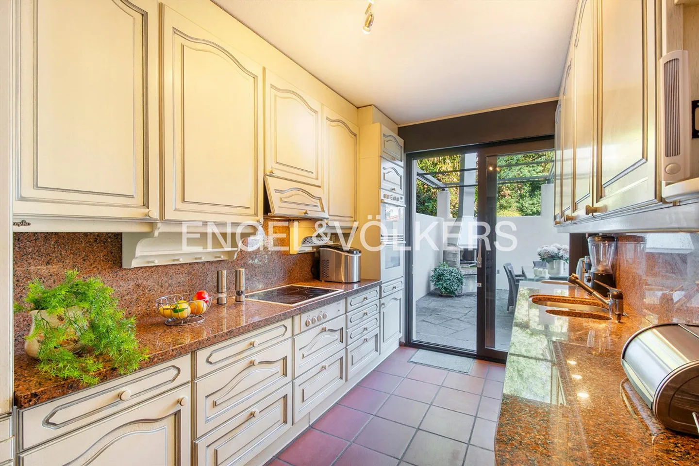 Schöne Wohnung mit viel Potenzial und fantastischer Aussicht (90) - Foto 7 von 14