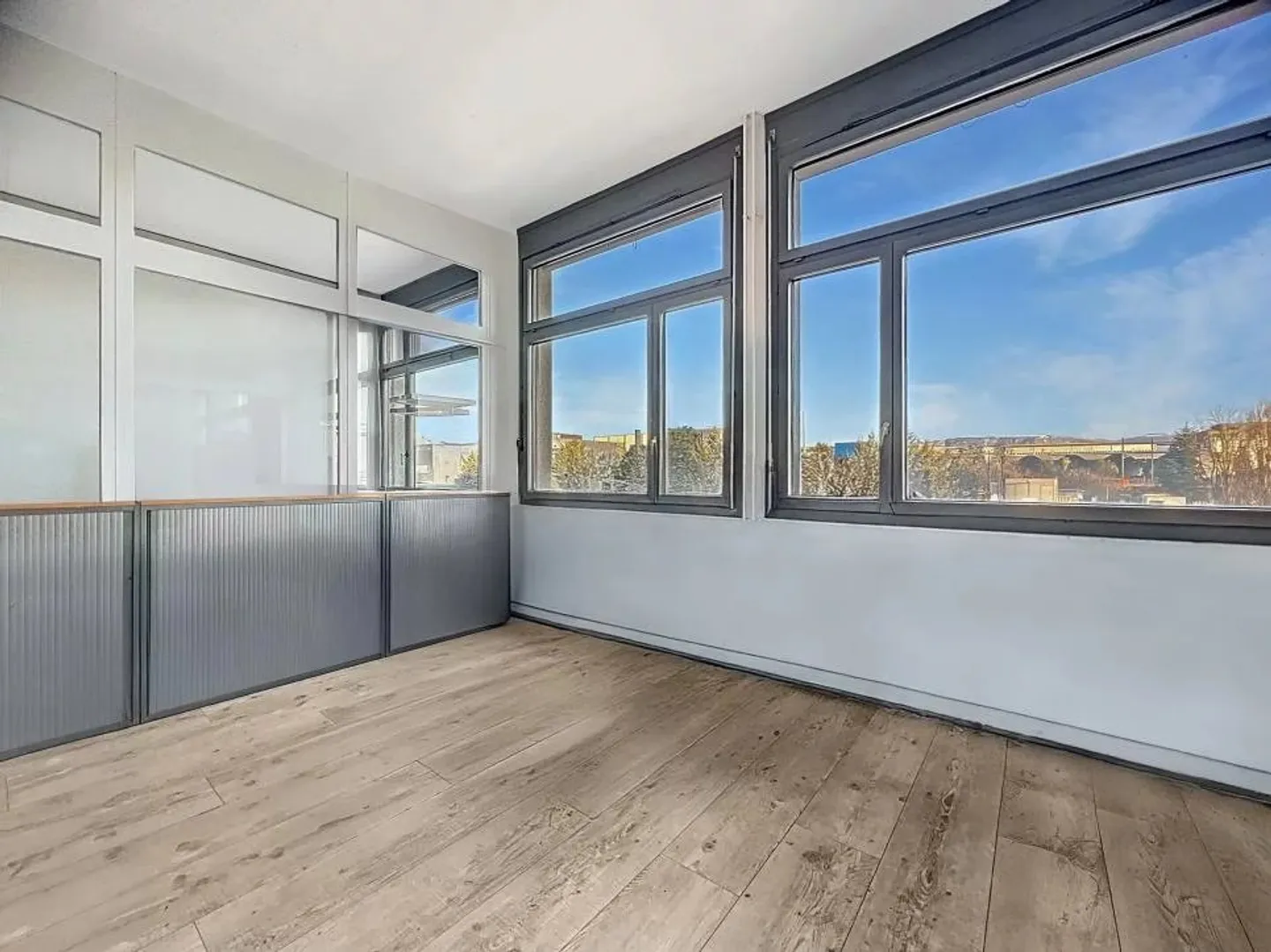 Flexible Commercial Space in ZYMEYSA - Photo 12 of 17