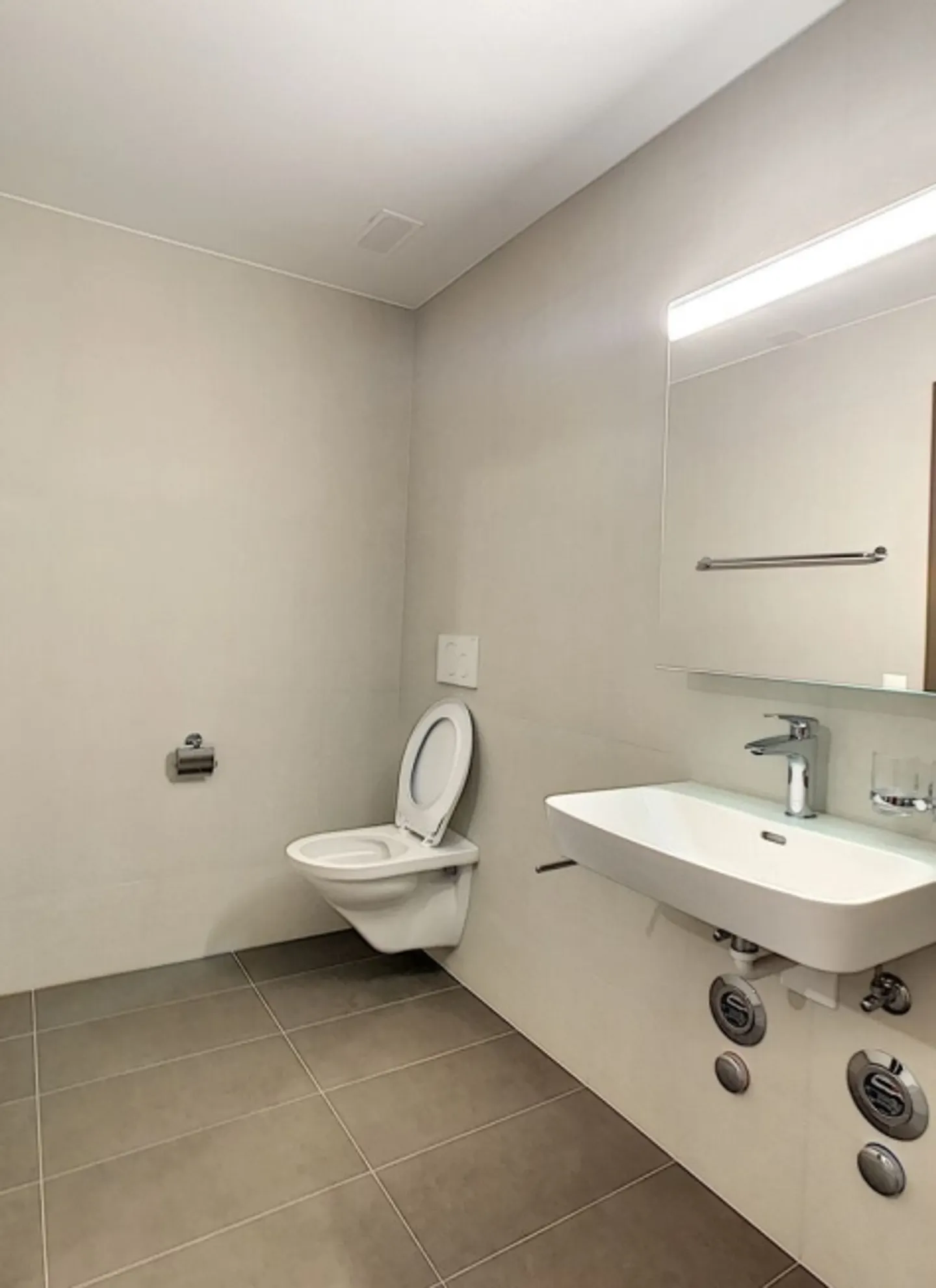 Appartement 2,5 pièces avec cadre et terrasse - Photo 8 sur 8