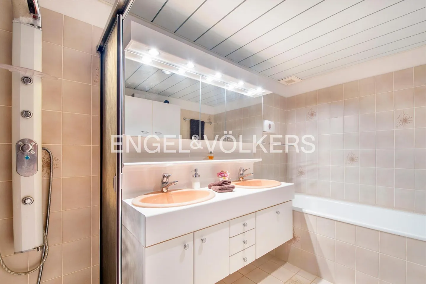 Schöne Wohnung mit viel Potenzial und fantastischer Aussicht (90) - Foto 10 von 14