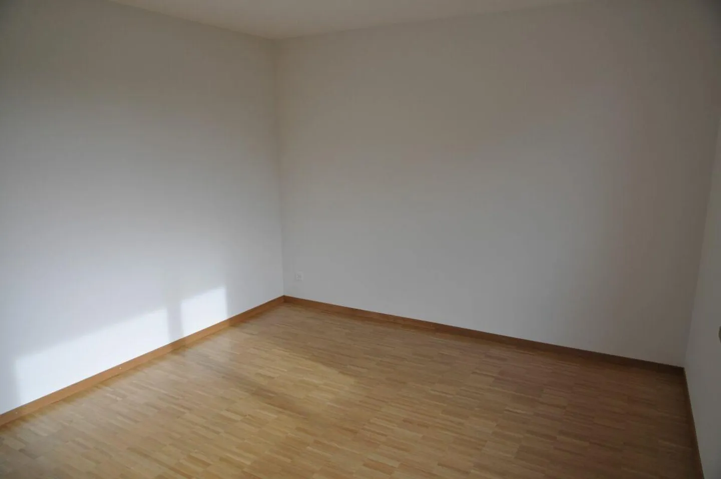 Appartamento luminoso di 5 stanze in un quartiere familiare - Foto 10 di 14