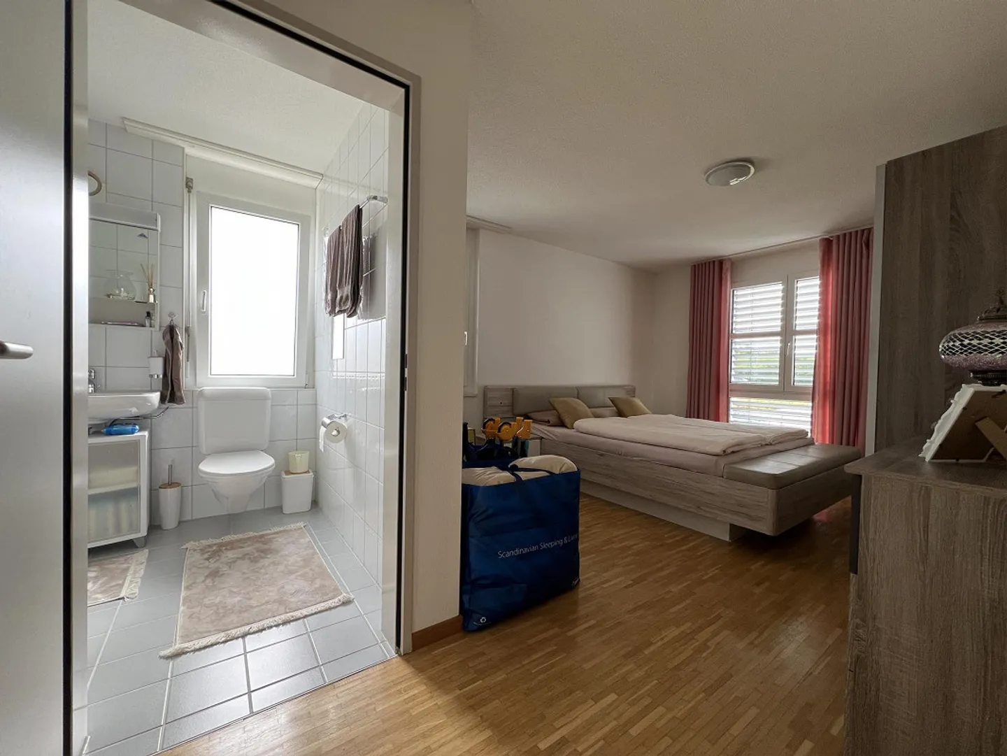 Appartamento luminoso e moderno in un quartiere tranquillo - Foto 5 di 9