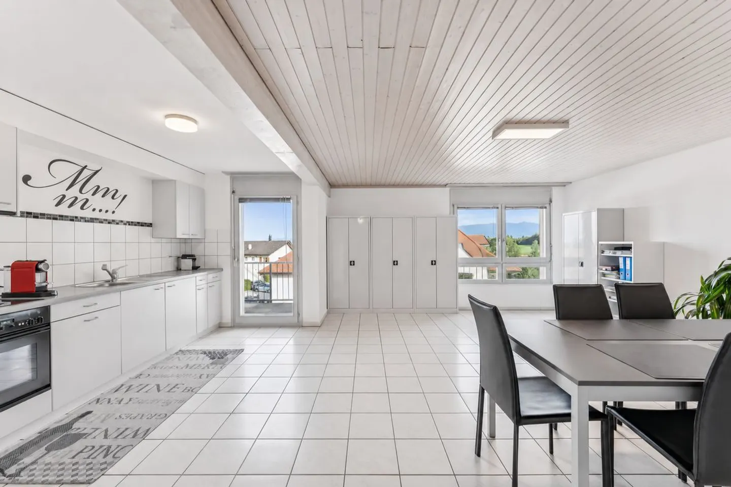 Appartement Charmant avec Vue sur Montagne - Photo 1 sur 12