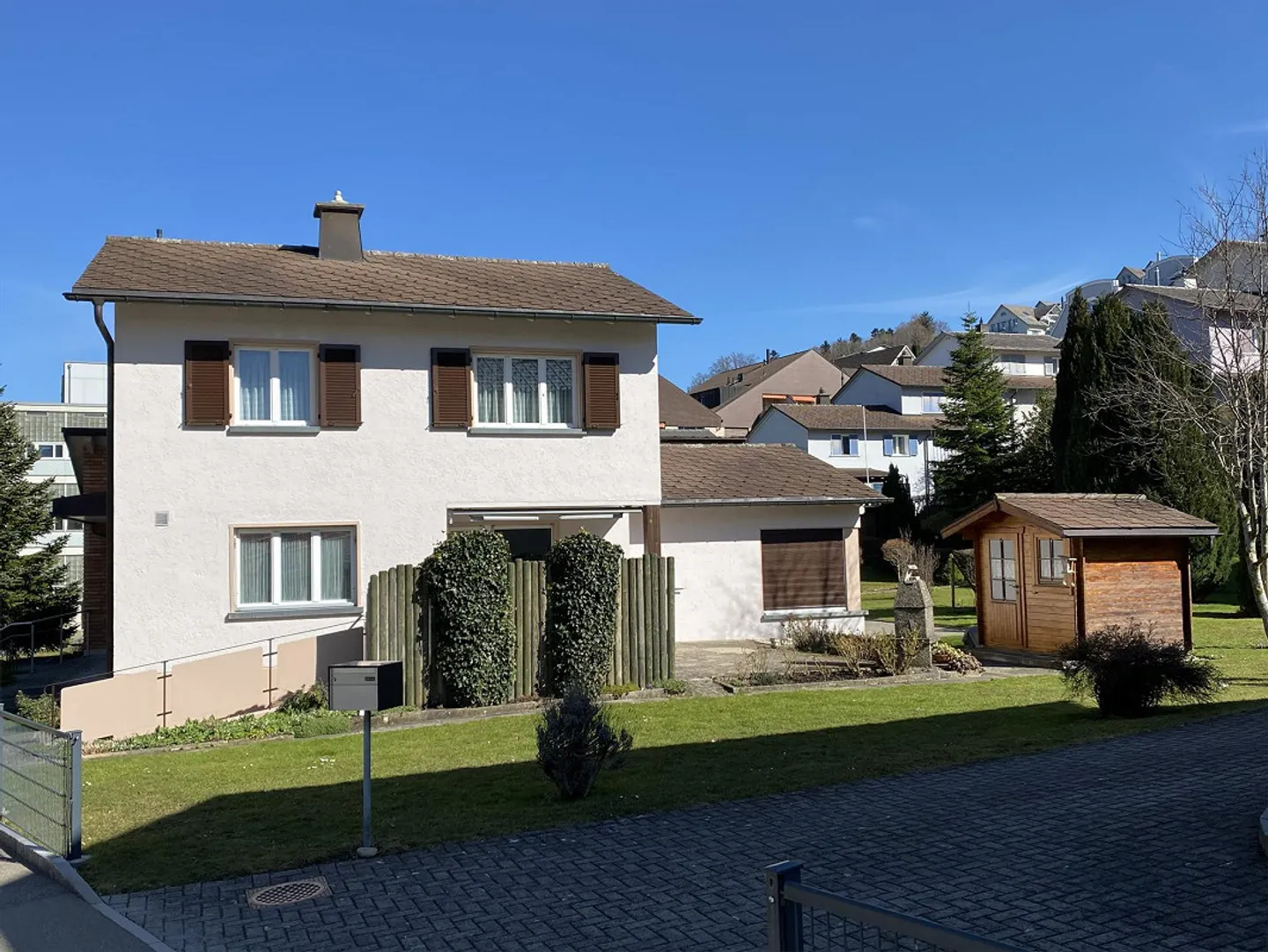 Section de maison avec 4,5 pièces et grand jardin - Photo 1 sur 11