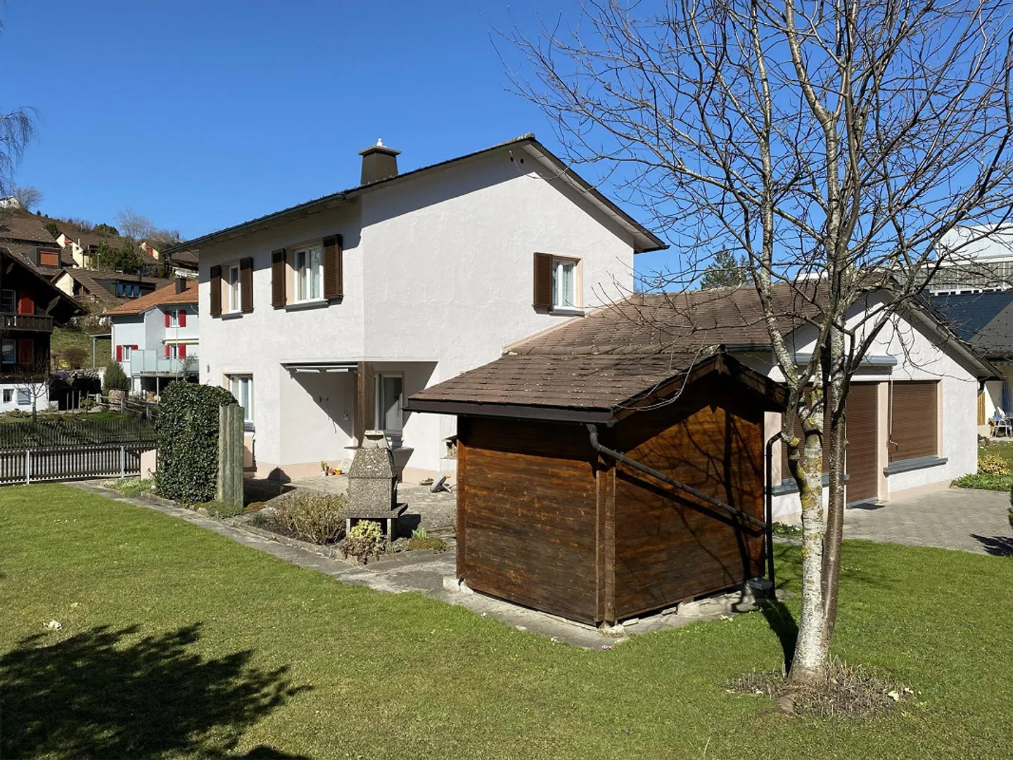 Section de maison avec 4,5 pièces et grand jardin - Photo 2 sur 11