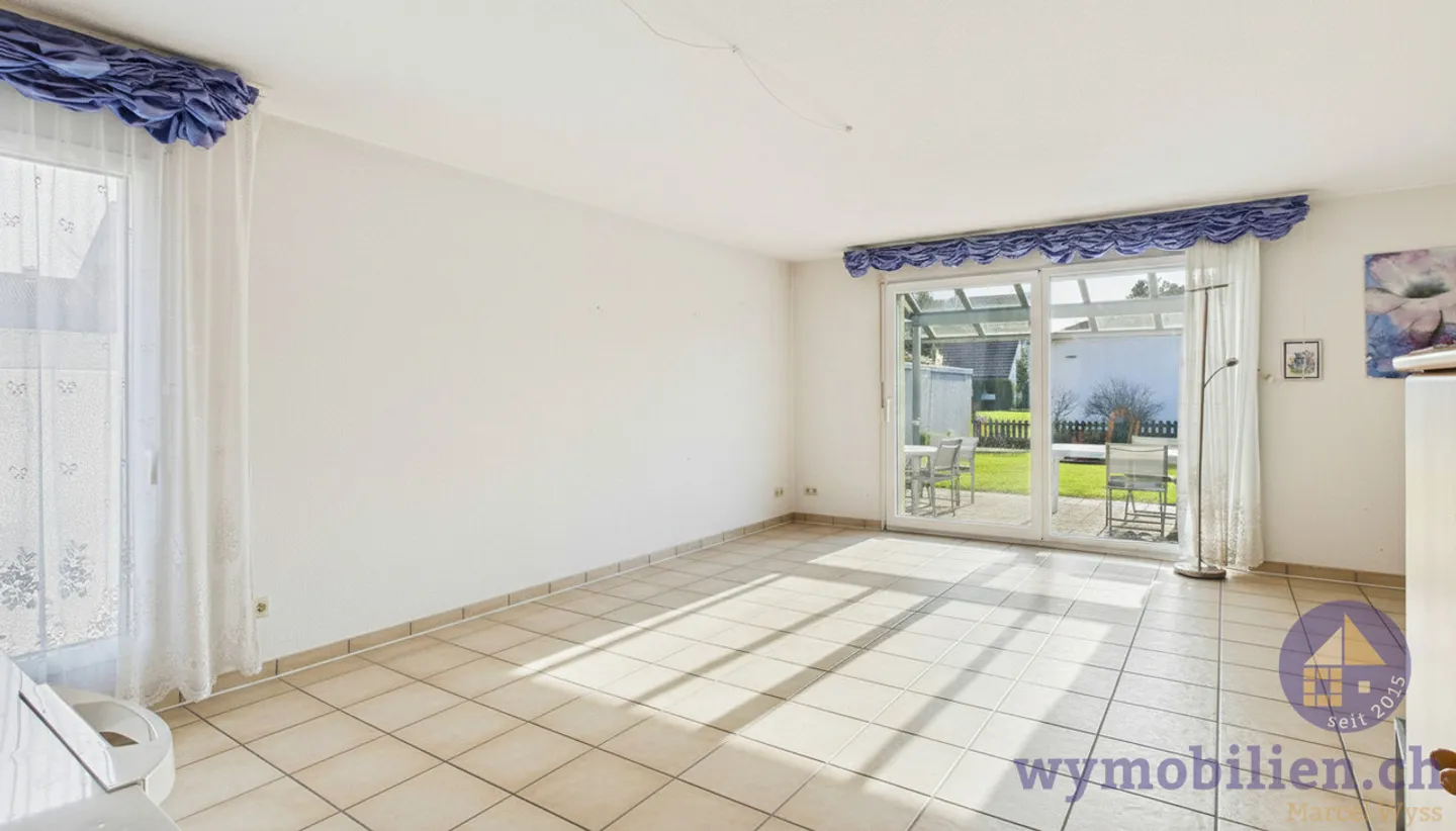 Casa bifamiliare con giardino + 2 garage a Lyssach - Foto 5 di 12