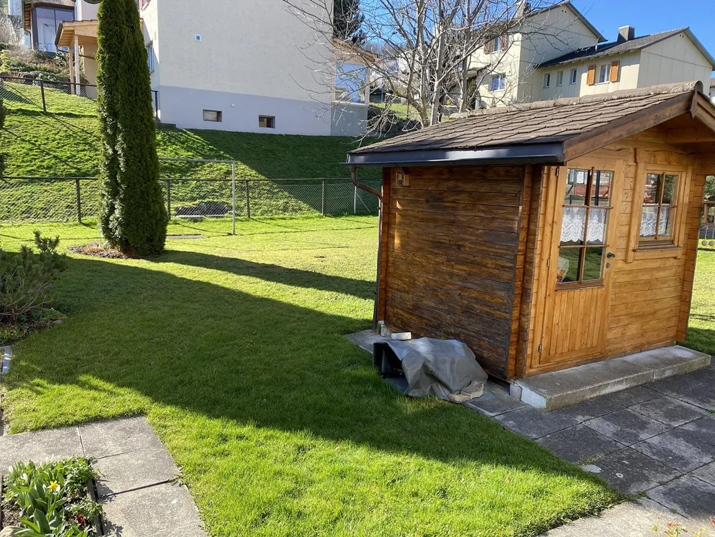 Section de maison avec 4,5 pièces et grand jardin - Photo 3 sur 11