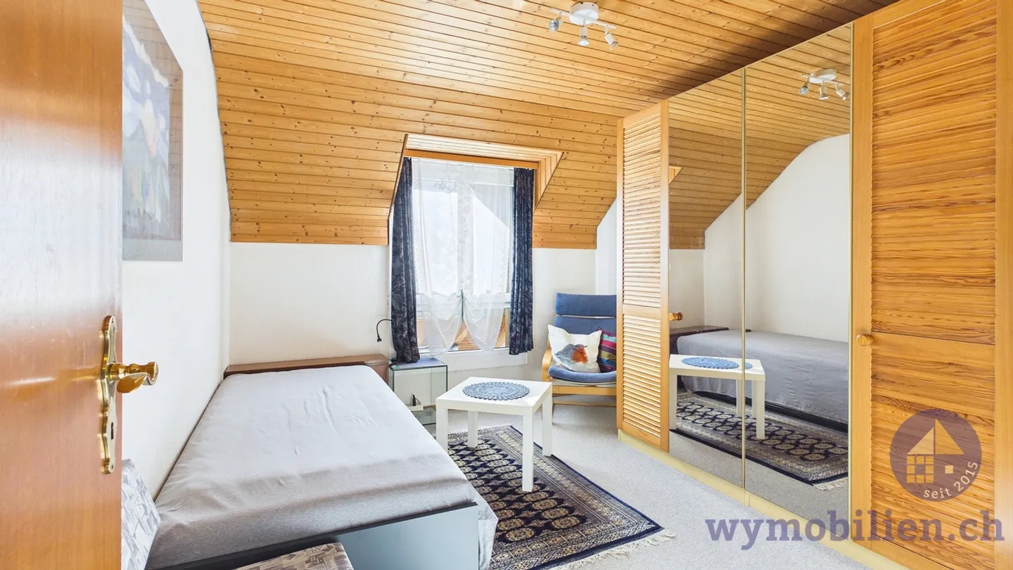 Casa bifamiliare con giardino + 2 garage a Lyssach - Foto 9 di 12