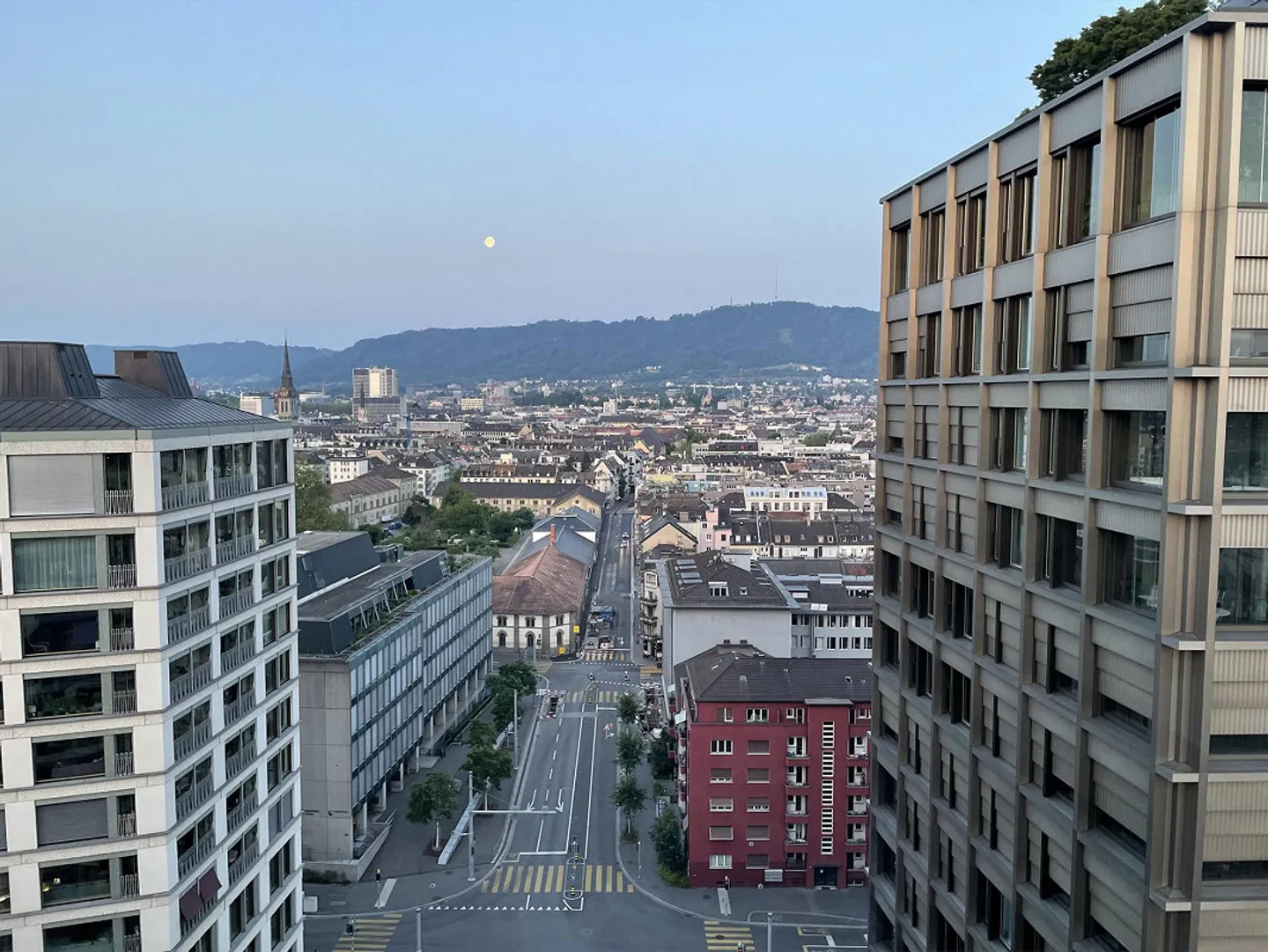 Spectacular Top Apartment on Europaallee - Photo 7 of 8