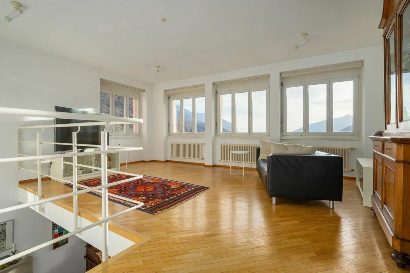 AROGNO · CASA BIFAMILIARE NEL CUORE STORICO DEL VILLAGGIO · SECONDA RESIDENZA CONSENTITA - Foto 1 di 13