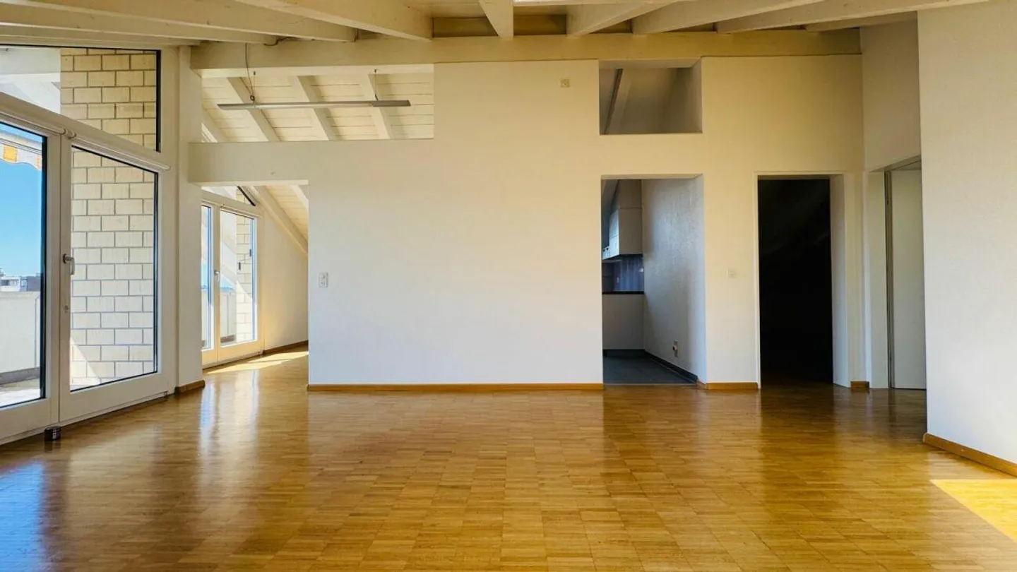 Gepflegte 3 Zimmer Dachwohnung mit Potential (BAURECHT) - Foto 4 von 10