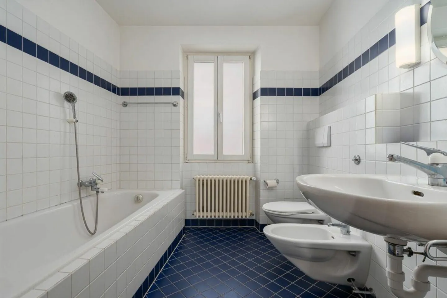 AROGNO · CASA BIFAMILIARE NEL CUORE STORICO DEL VILLAGGIO · SECONDA RESIDENZA CONSENTITA - Foto 9 di 13