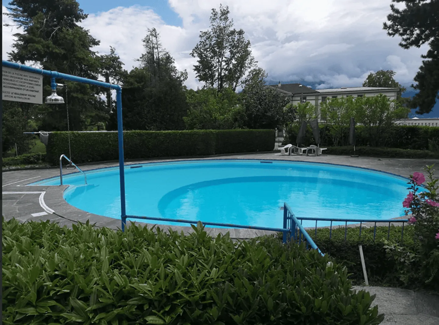 2P meublé avec balcon et dégagement sur le lac - Foto 8 von 9