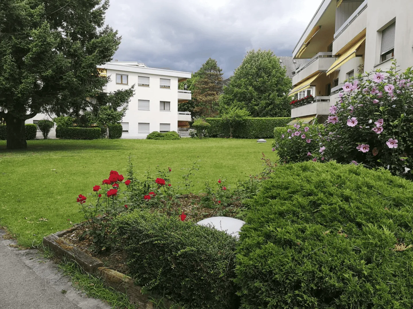 2P meublé avec balcon et dégagement sur le lac - Foto 9 von 9