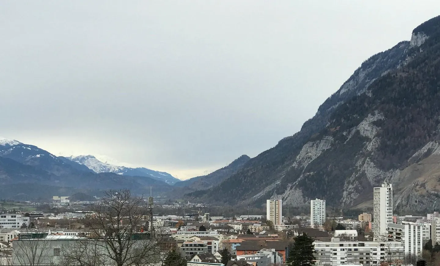 Appartamento soleggiato di 4,5 stanze in Loëstrasse a Chur - Foto 8 di 9