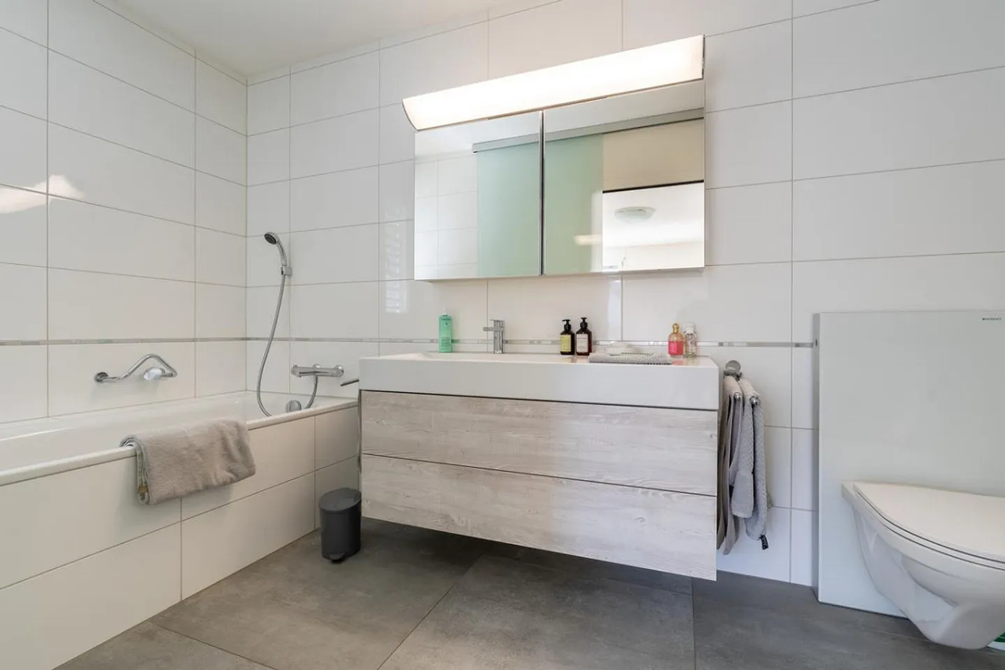 Geräumige Wohnung in Biel - Foto 9 von 11