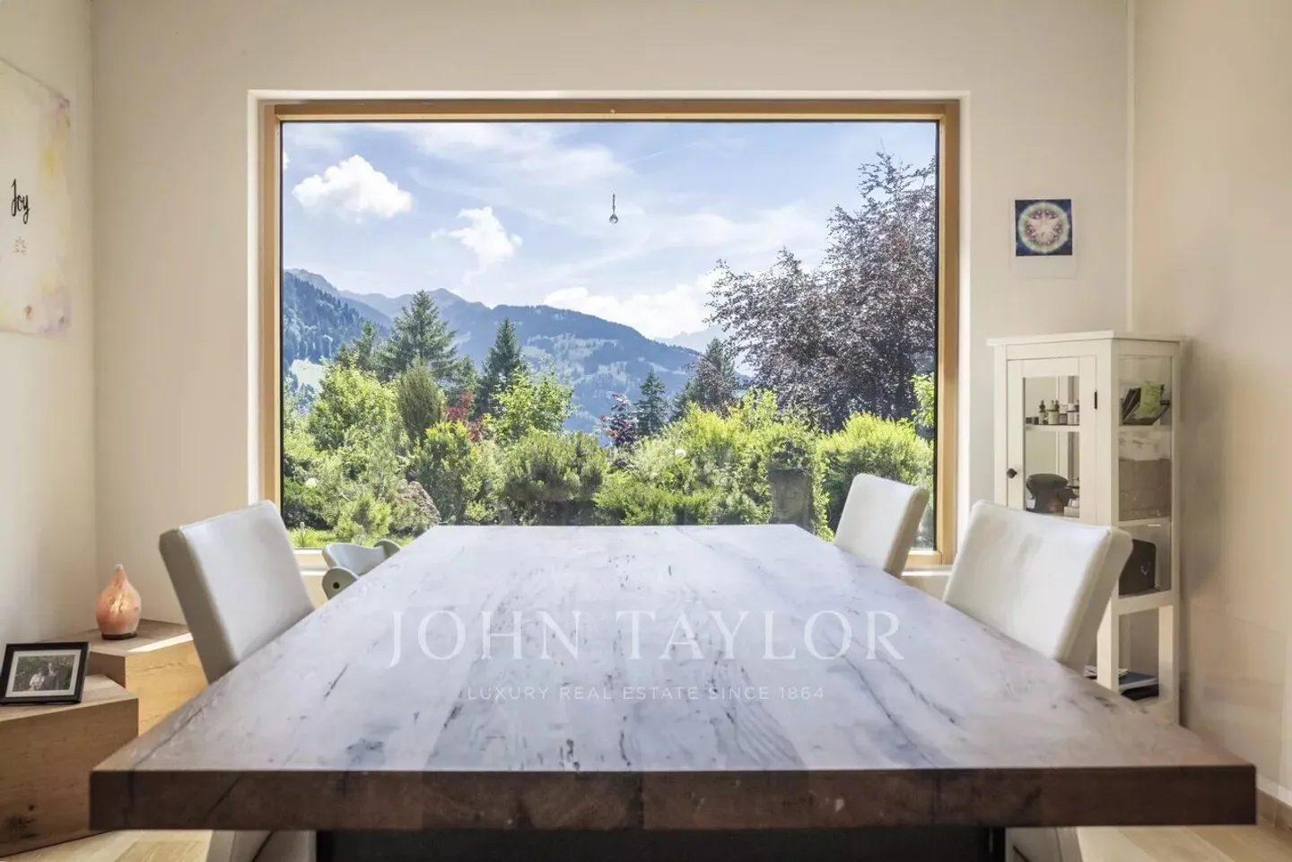 Villa in Gryon: Luxury and Nature Combined - Photo 9 of 13