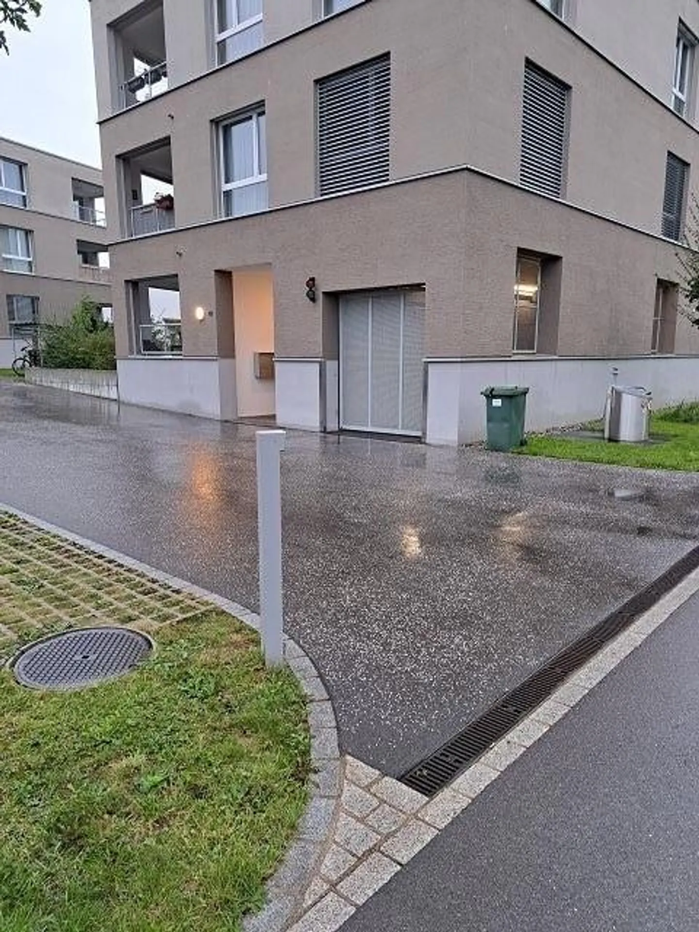 Vendita di un posto auto in garage sotterraneo - Foto 2 di 7