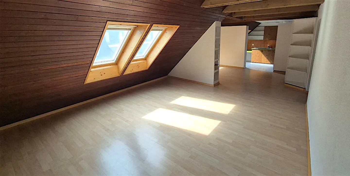 Accogliente appartamento mansardato 2½ locali con zona pranzo separata - Foto 4 di 9