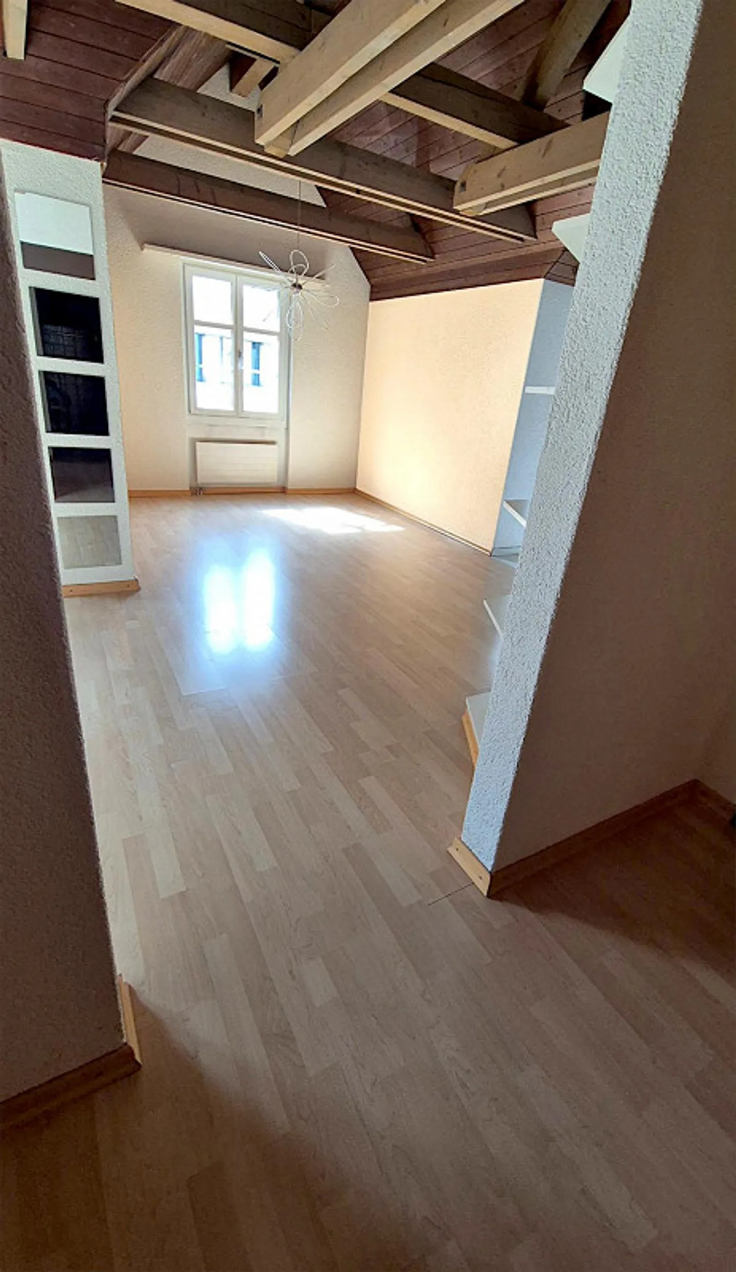 Accogliente appartamento mansardato 2½ locali con zona pranzo separata - Foto 5 di 9