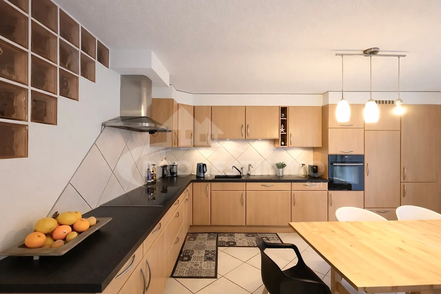 Bright Apartment with Mountain View - Photo 2 of 9