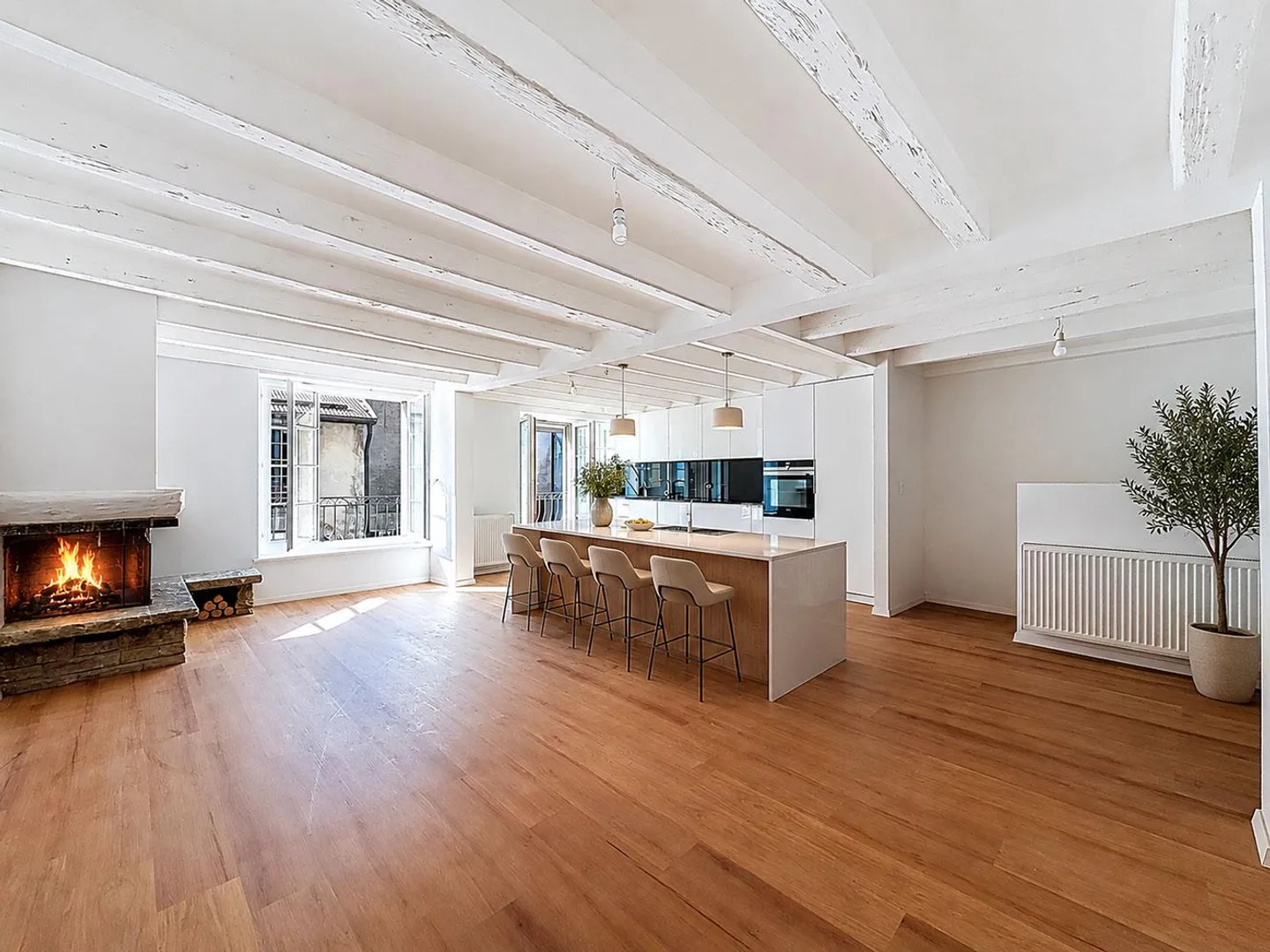 Charming House with Commercial Space - Photo 6 of 12