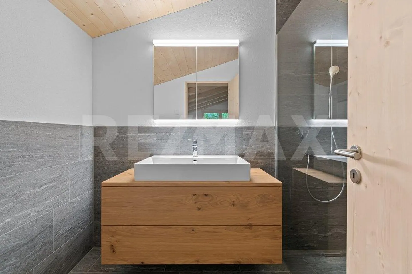 Vivre de manière économe en énergie ! Garglas.ch - Appartement en attique 4½ pièces E11 avec A... - Photo 11 sur 13