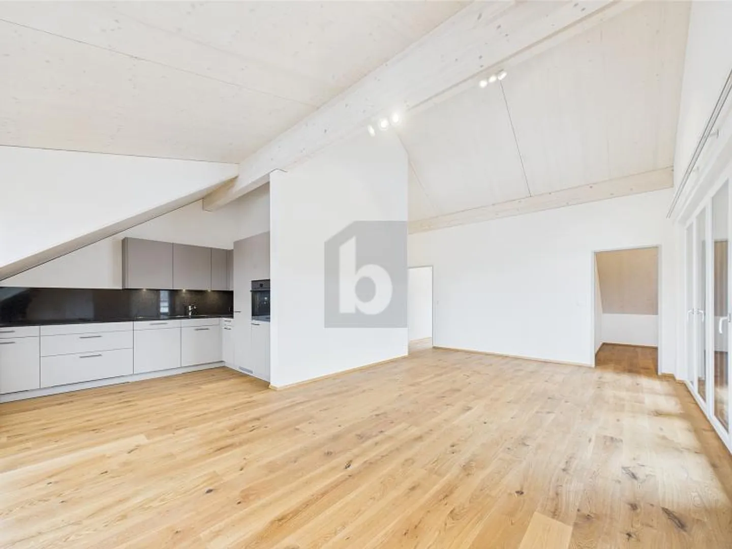 SQUISITA PRIMA LOCAZIONE IN POSIZIONE TRANQUILLA - Foto 2 di 6