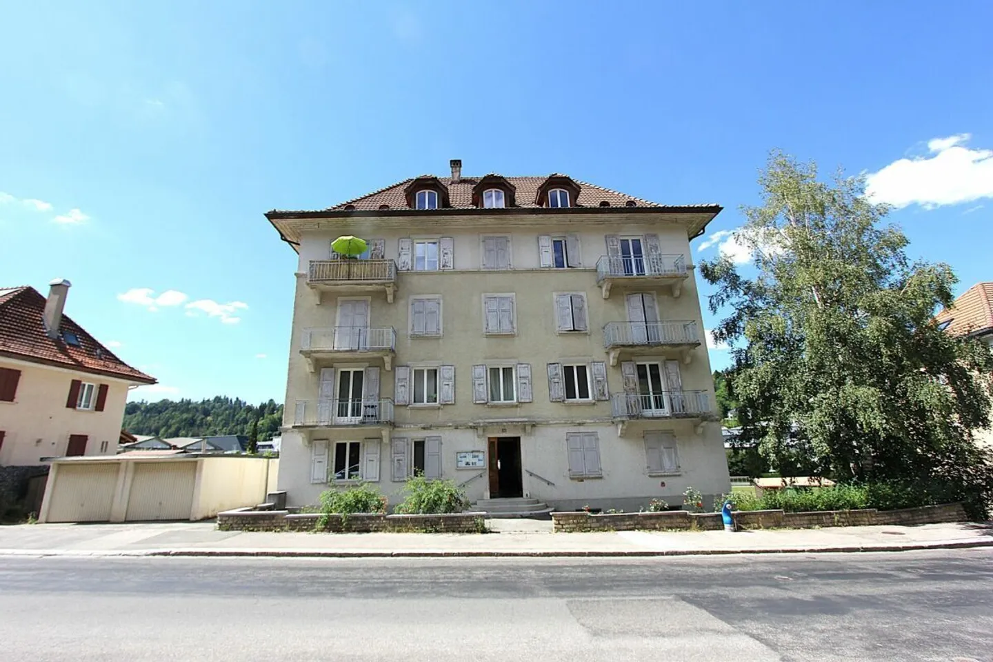 Renoviert! 4-Zimmer-Wohnung in Locle mit Balkon - Foto 9 von 12