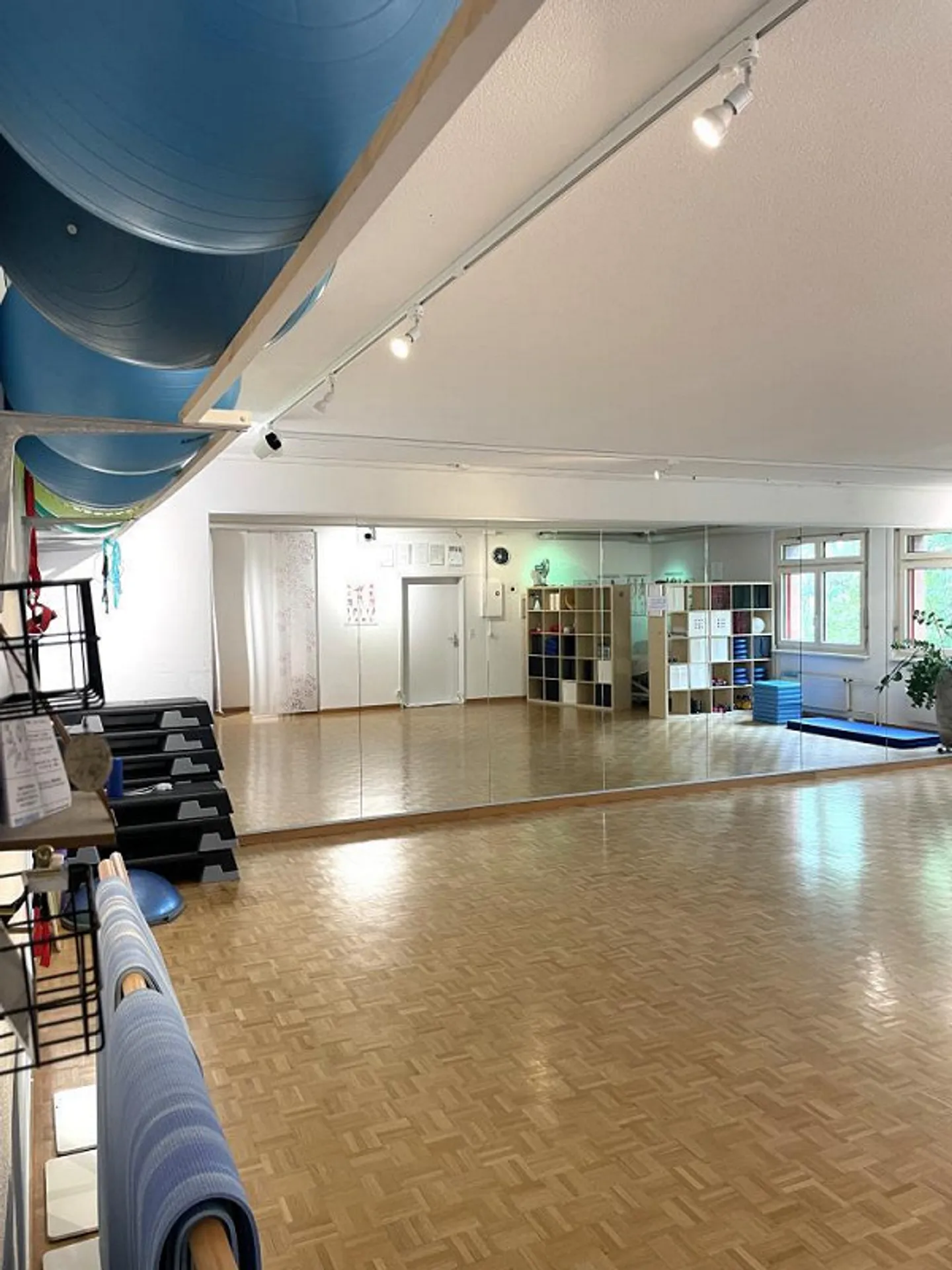 Zum Start des Mietverhältnisses offerieren wir Ihnen zwei freie Mie... - Foto 2 von 5