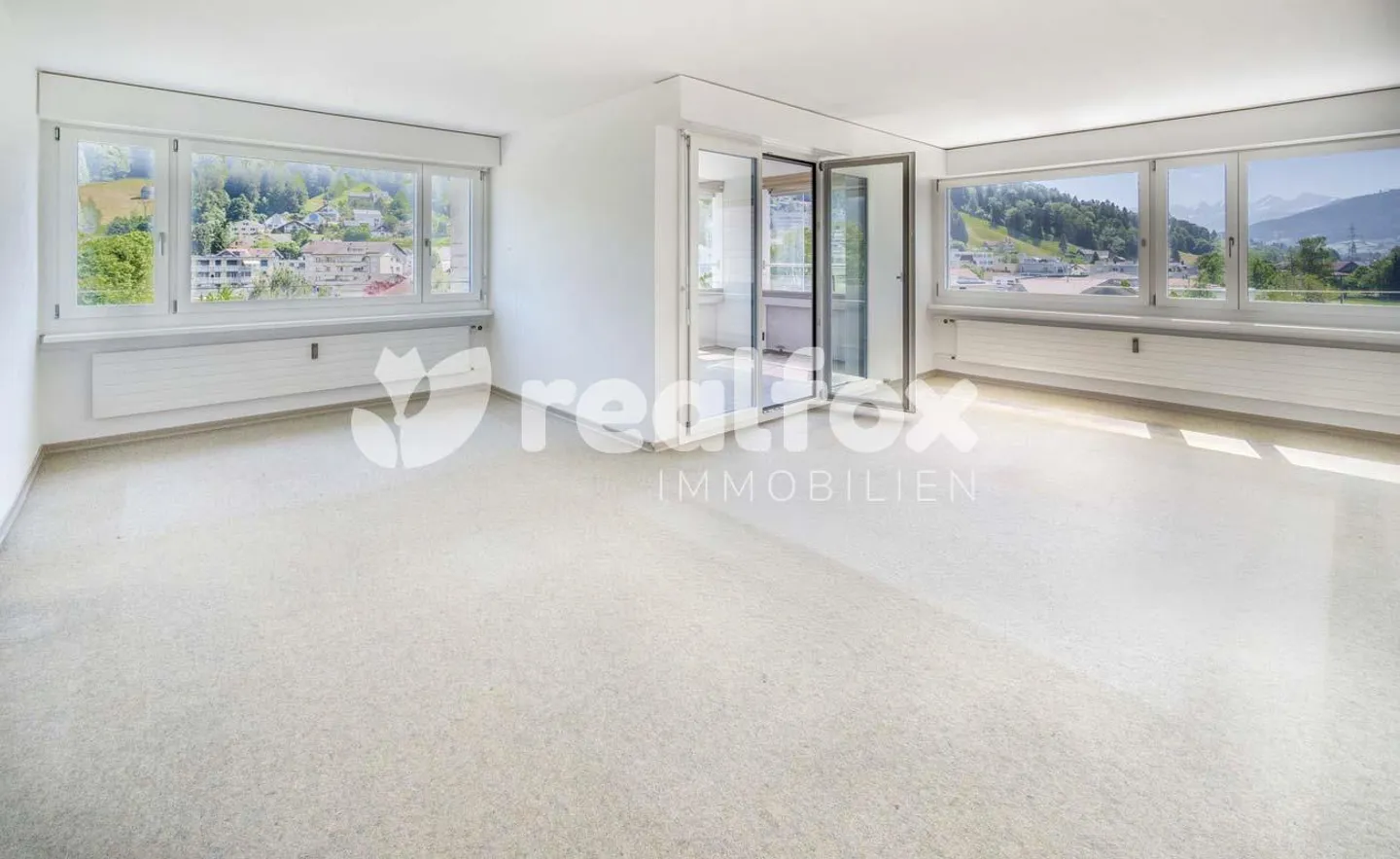 Ampio appartamento di 4,5 locali con balcone e bella vista - Foto 1 di 24