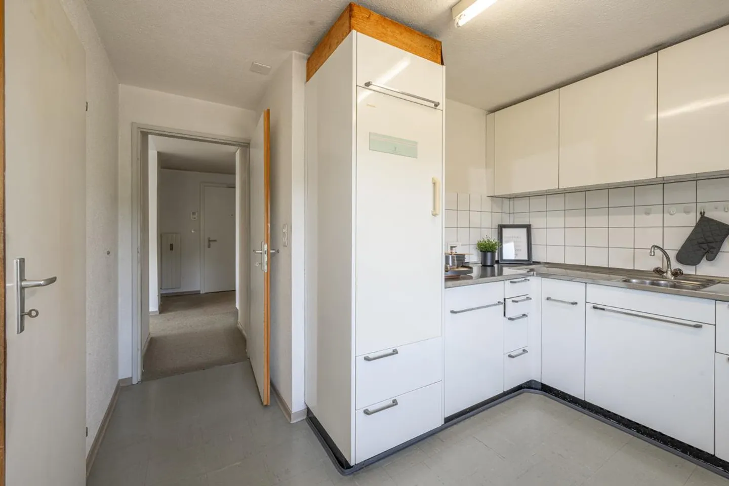 Ampio appartamento di 4,5 locali con balcone e bella vista - Foto 17 di 24