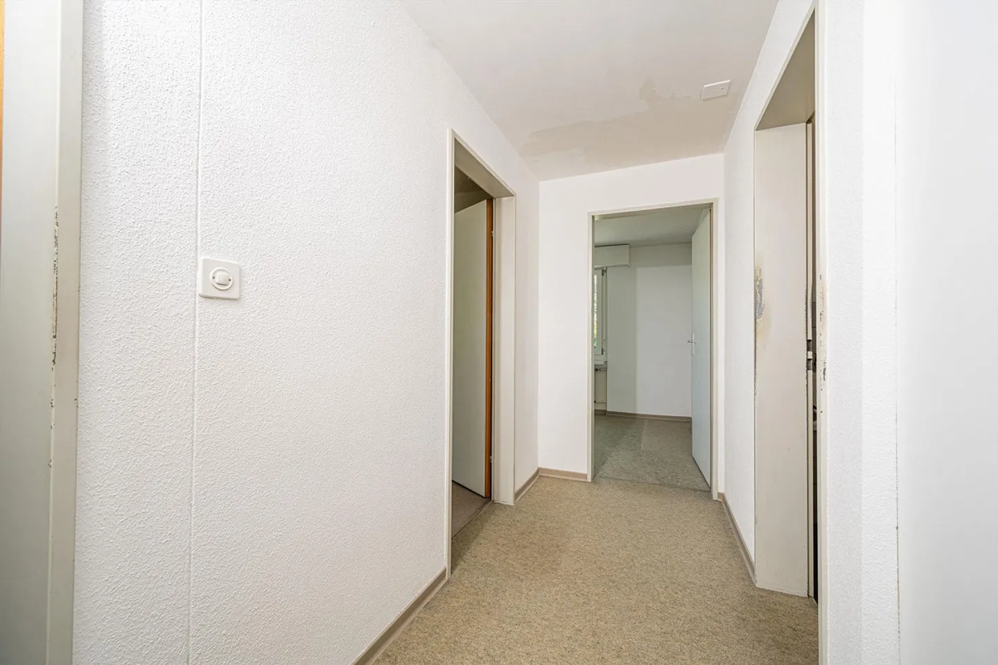 Ampio appartamento di 4,5 locali con balcone e bella vista - Foto 21 di 24