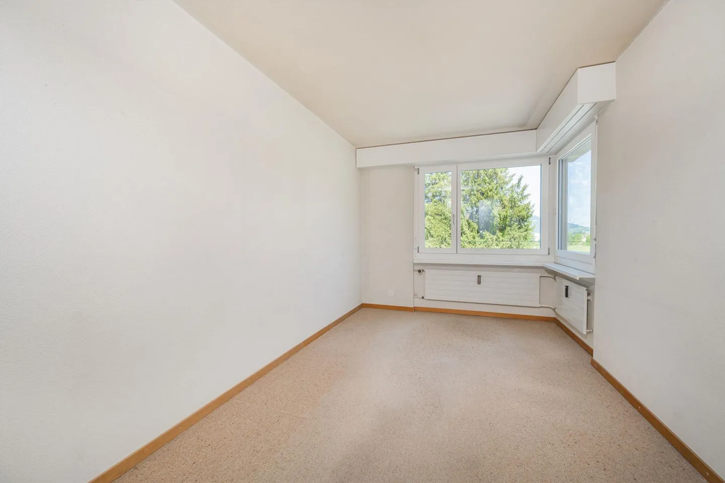 Ampio appartamento di 4,5 locali con balcone e bella vista - Foto 22 di 24