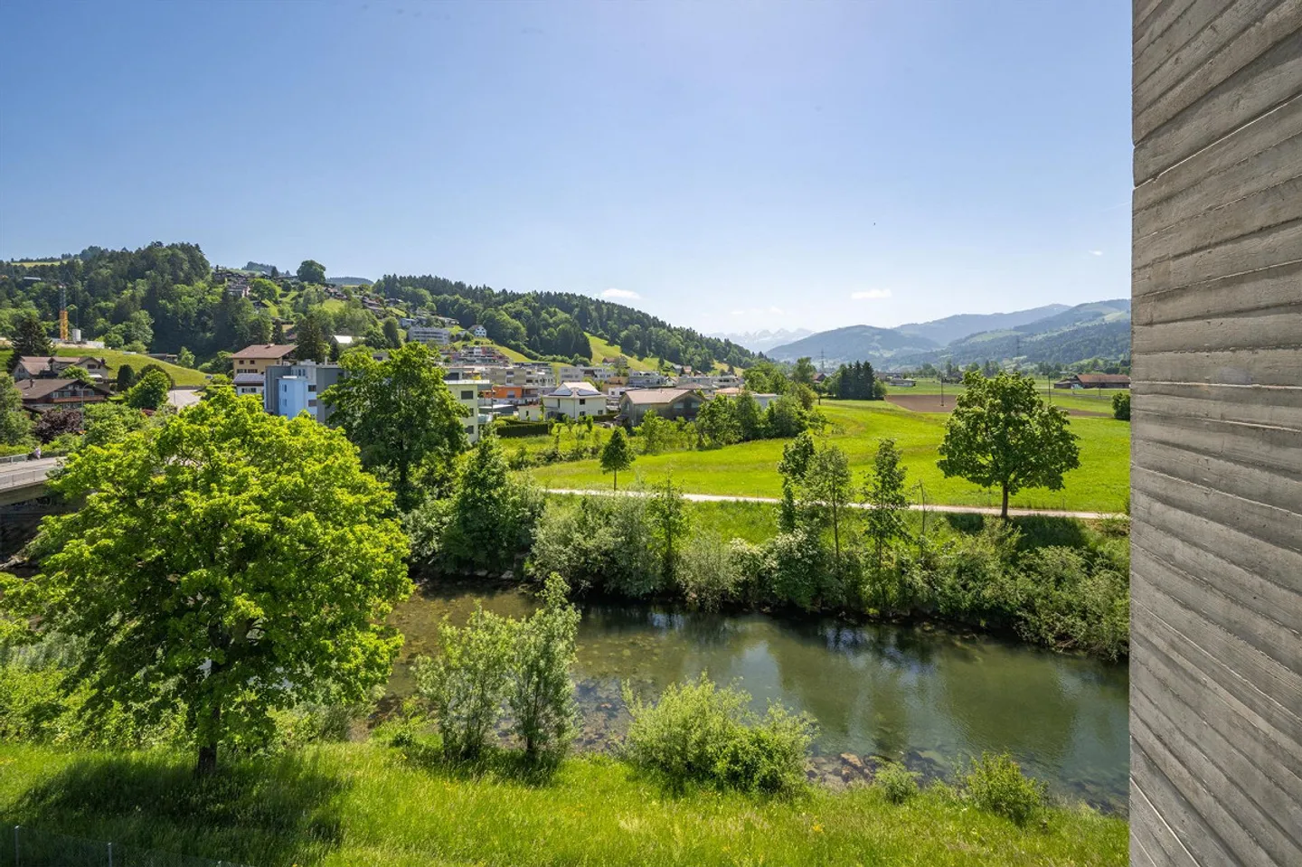 Ampio appartamento di 4,5 locali con balcone e bella vista - Foto 24 di 24