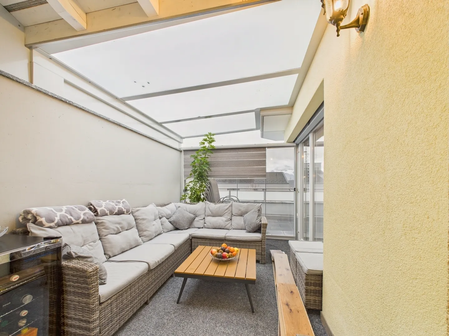 Casa bifamiliare moderna di 6,5 stanze a Uznach - Foto 10 di 13