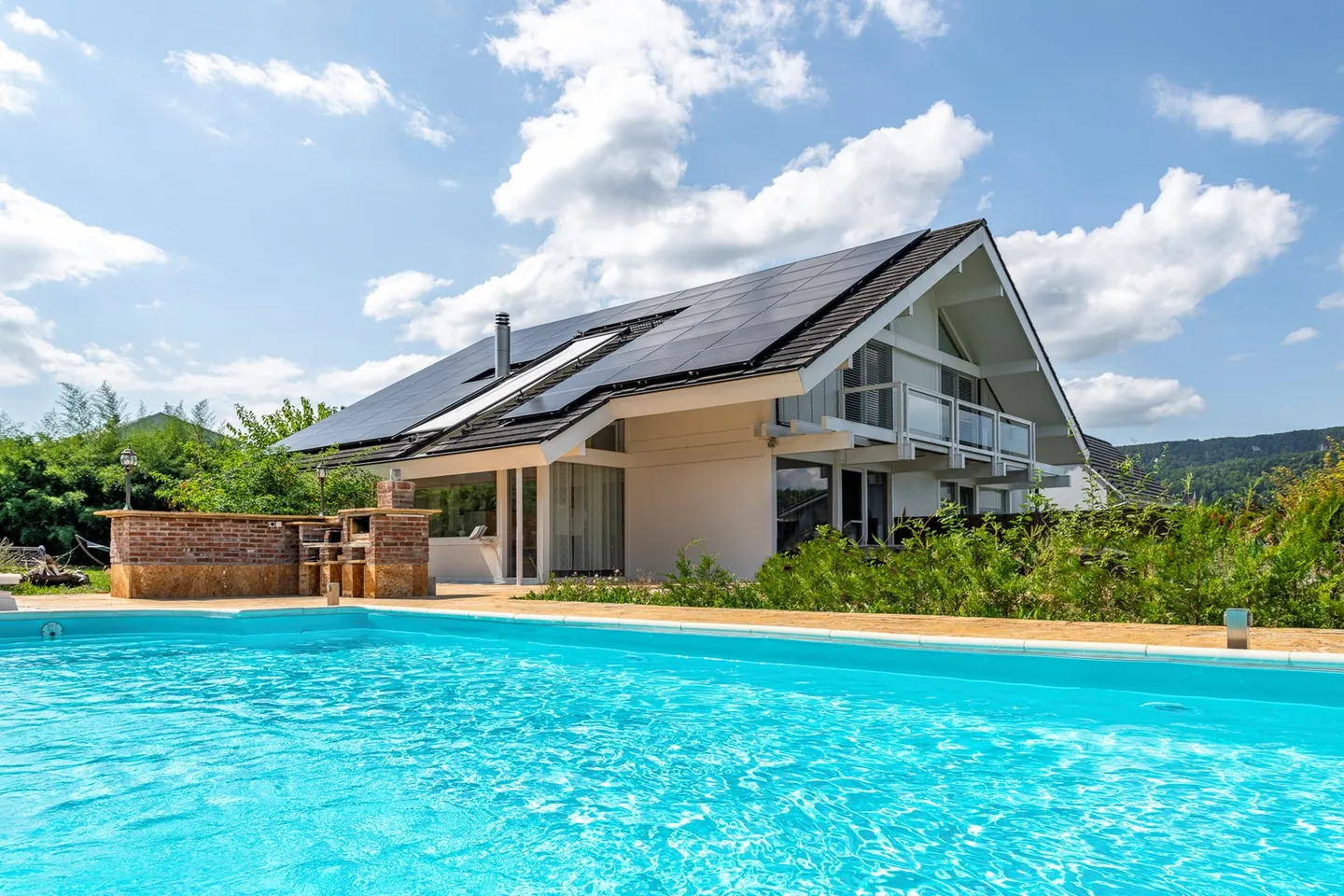 Propriété de rêve avec piscine et beaucoup d'espace - Photo 1 sur 14