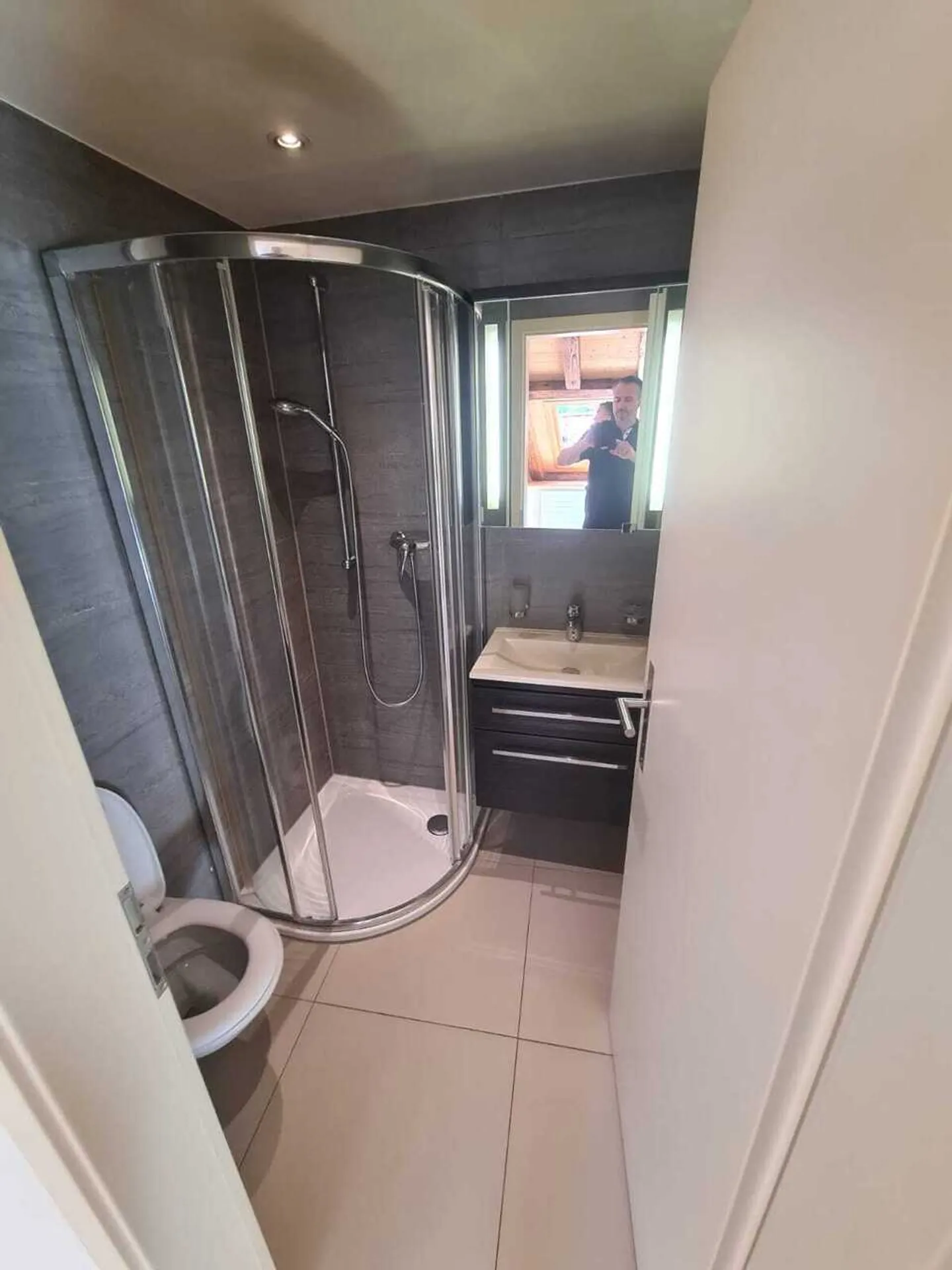 Charmant Appartement Sous Les Toits - Photo 5 sur 8