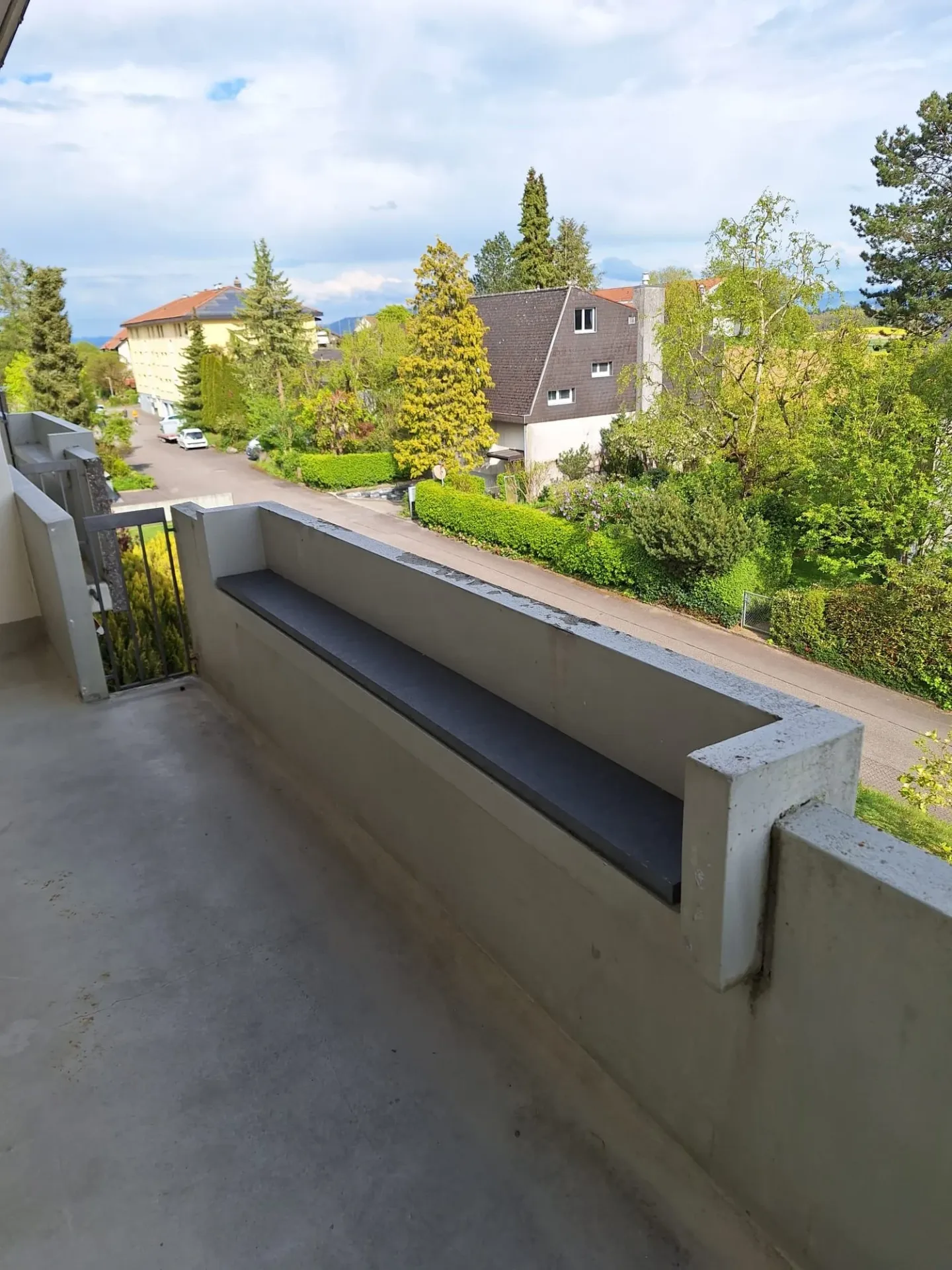 Appartement accueillant de 4,5 pièces avec balcon à Uettligen - Photo 4 sur 9
