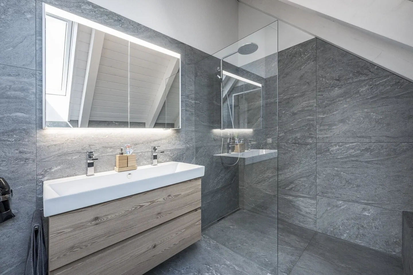 Esclusivo appartamento duplex di 4,5 stanze con stile! - Foto 8 di 13