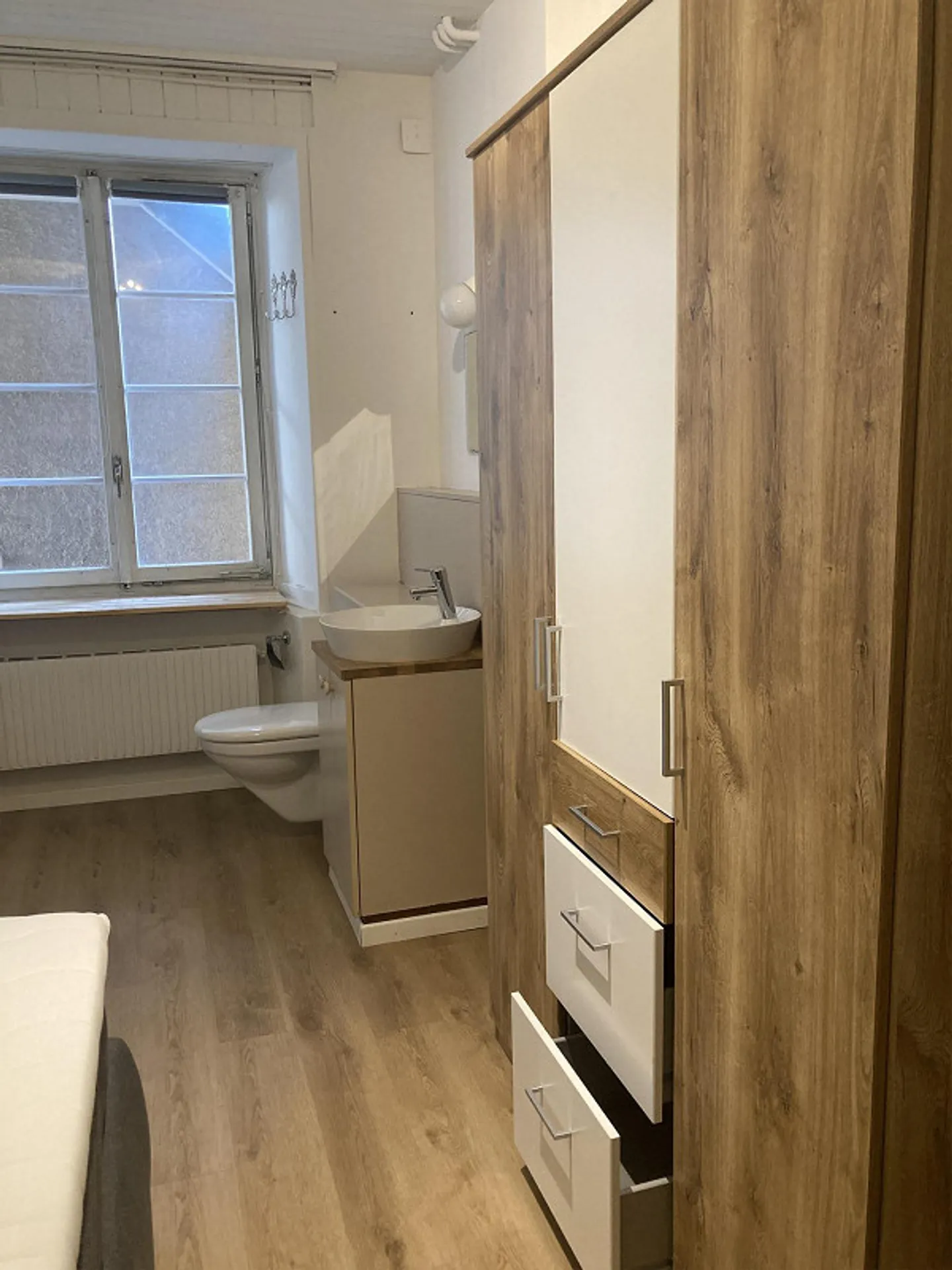 Furnished room for temporary residents - Photo 3 of 3