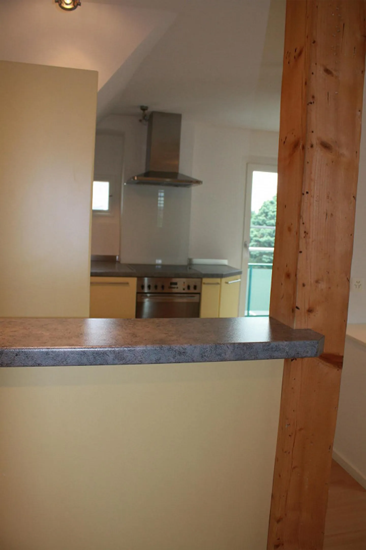 Beautiful 4-room apartment in a Jugendstil house in Sargans - Photo 2 of 11