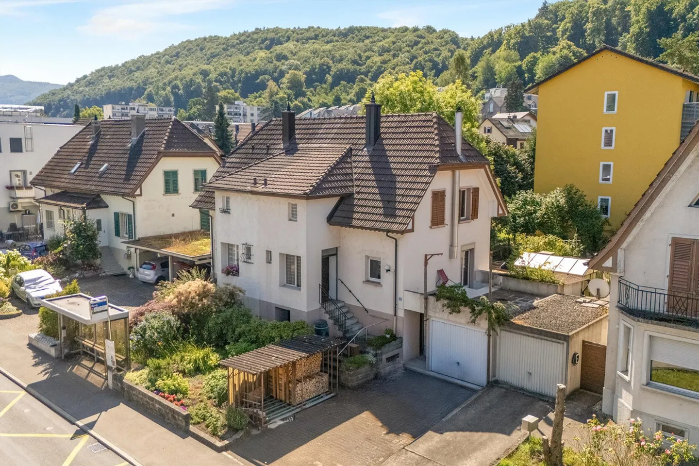Vicino alla città con giardino e grande potenziale - Foto 1 di 4