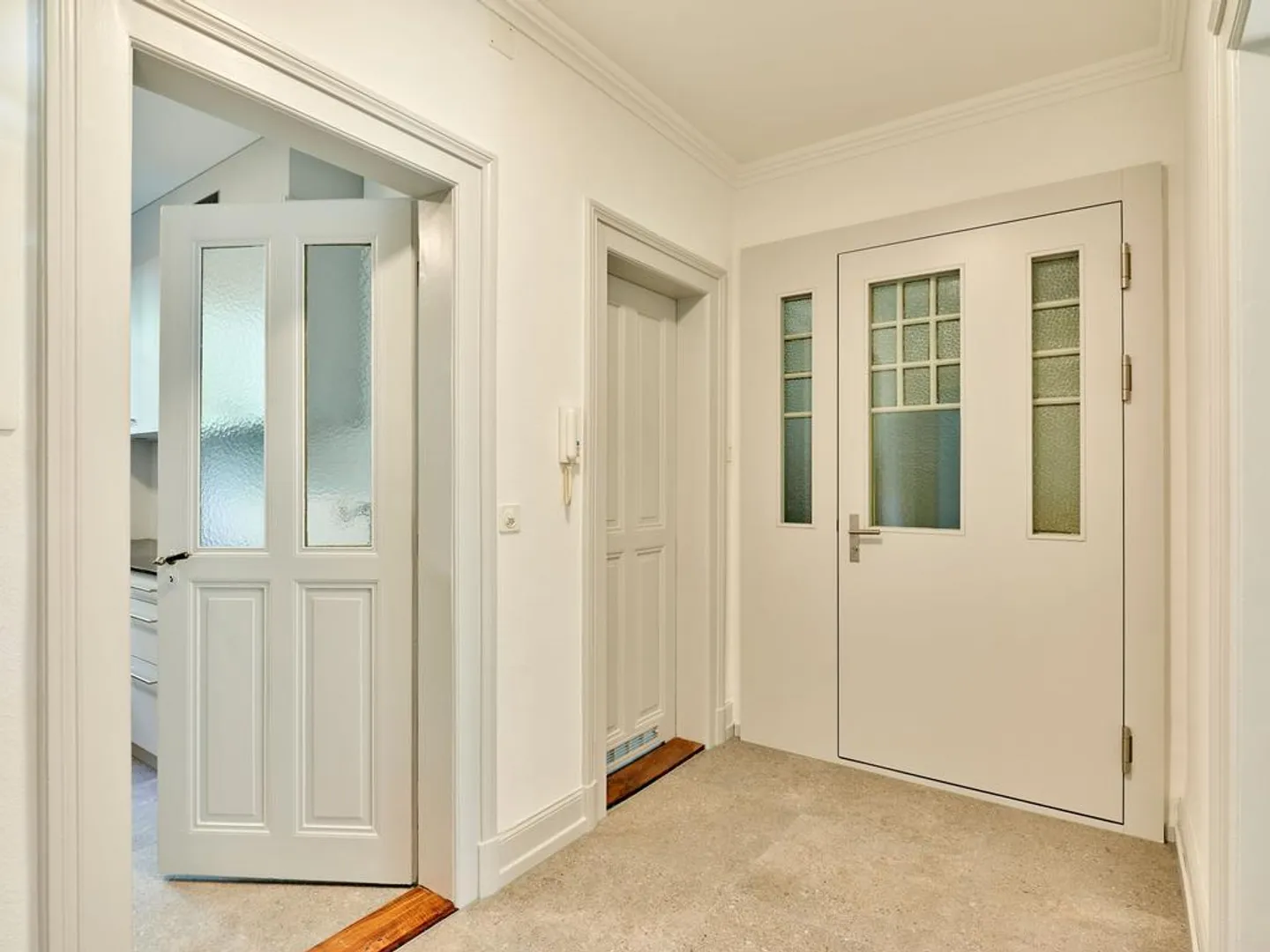 Newly renovated 3-room old apartment with balcony in a quiet location in Bern - Photo 4 of 12