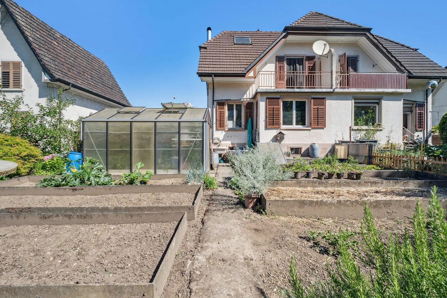Vicino alla città con giardino e grande potenziale - Foto 2 di 4