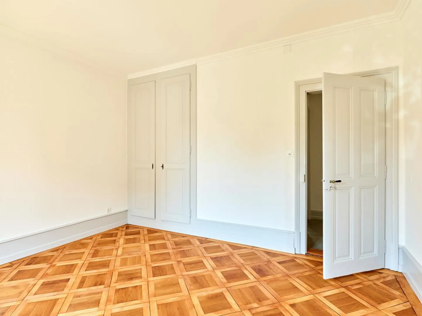 Newly renovated 3-room old apartment with balcony in a quiet location in Bern - Photo 7 of 12