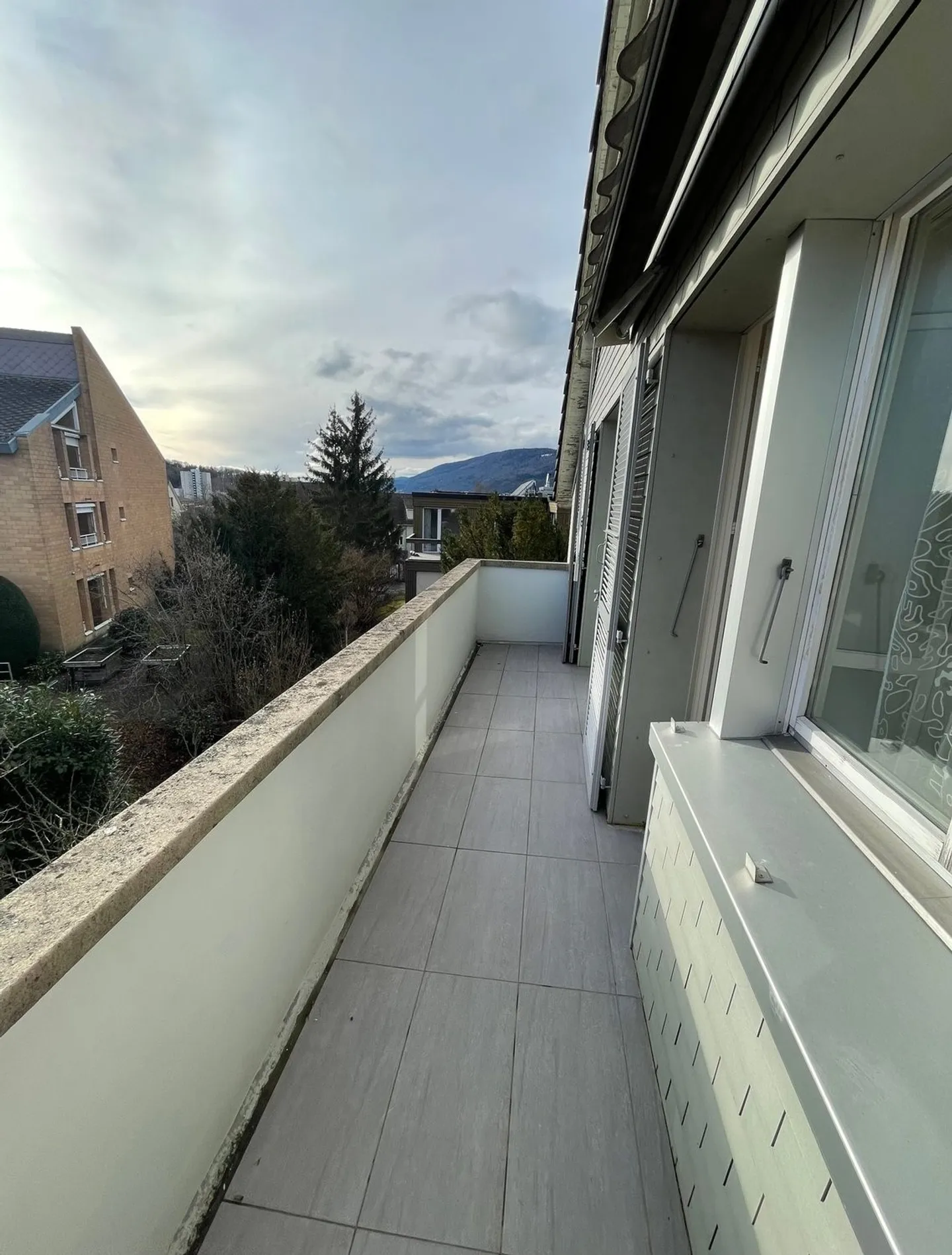 Charmante 2.5-Zimmer-Dachwohnung mit Balkon in Biel/Bienne - Photo 8 of 9