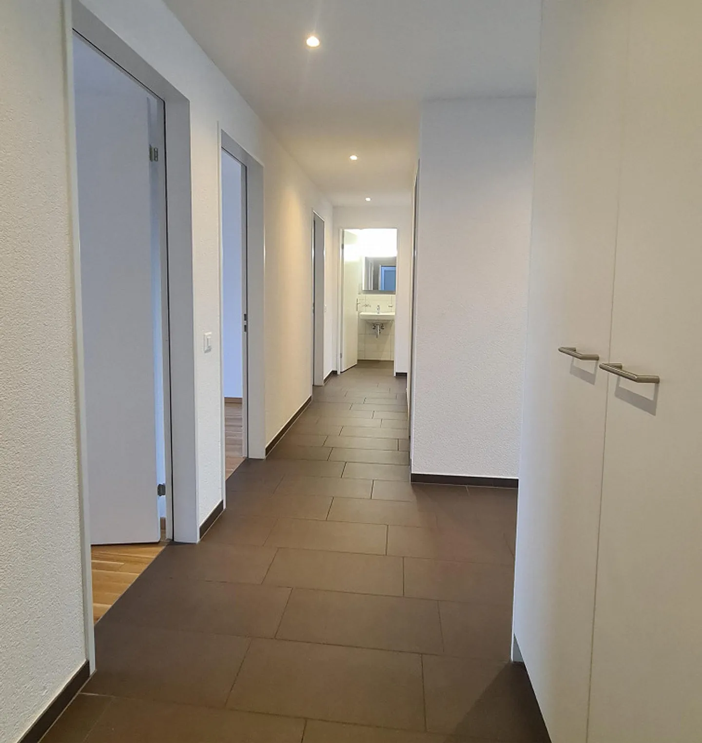 Geräumige 5.5-Zimmer Wohnung - Foto 2 von 9